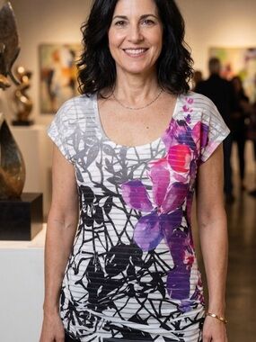 Dots Scoop Neck Short Sleeve Tee with Pink & Purple Floral Accent